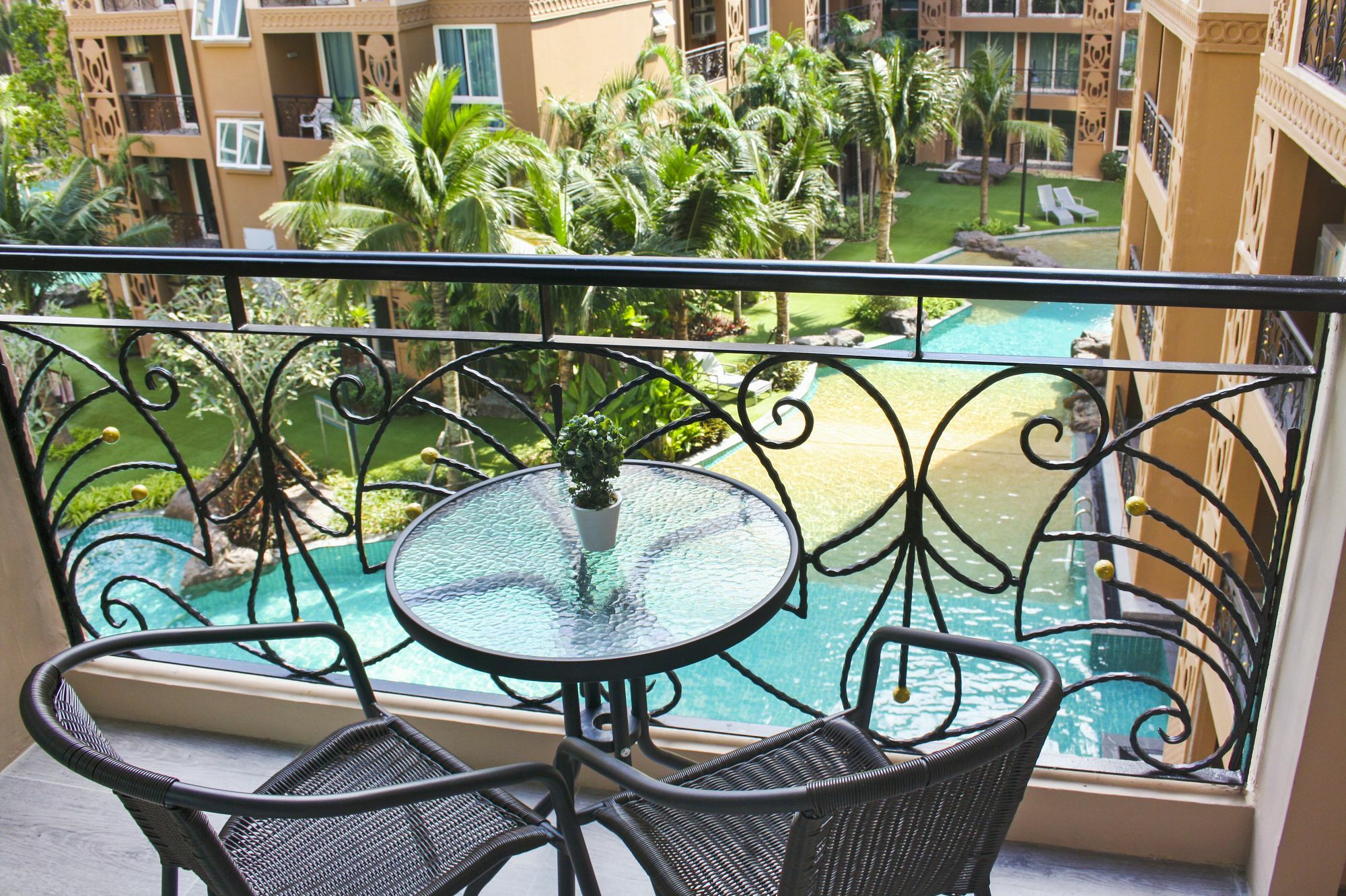 Atlantis Condo Resort Jomtien Beach Exterior foto